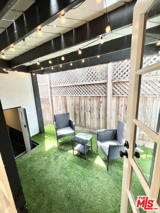 Building Photo - 7865 Willoughby Ave