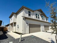 Building Photo - Want luxury living in the Far West ...Look no further...Amanda Park is it!
