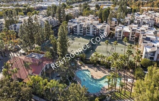 Building Photo - 5525 Canoga Ave