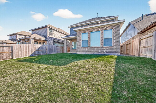 Building Photo - 23754 Pullin Market Dr