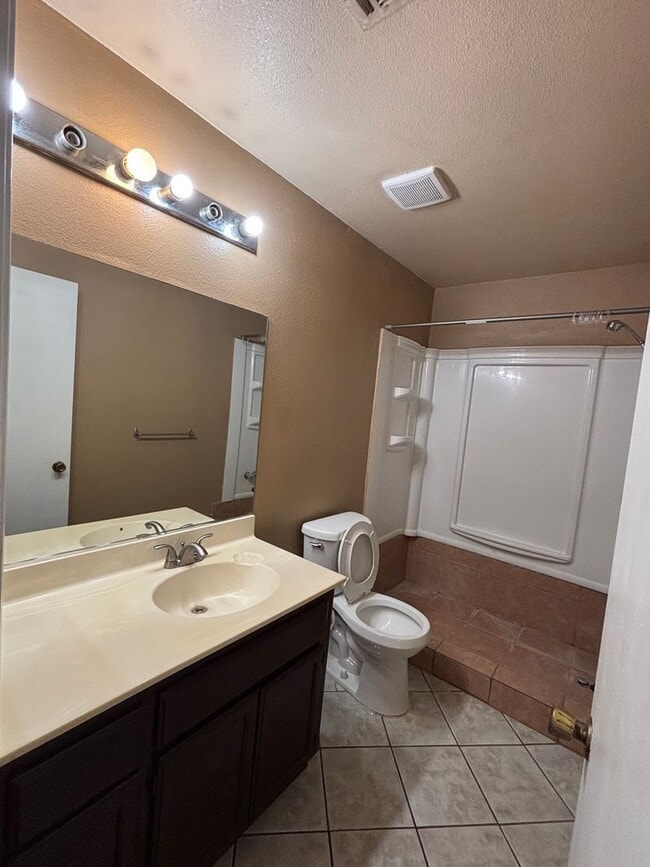 Building Photo - Welcome to your next home at 289 Tangerine!