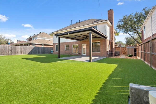 Building Photo - 1209 Comanche St