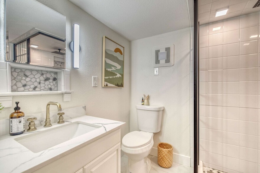 Building Photo - 2818 Rose Hill St