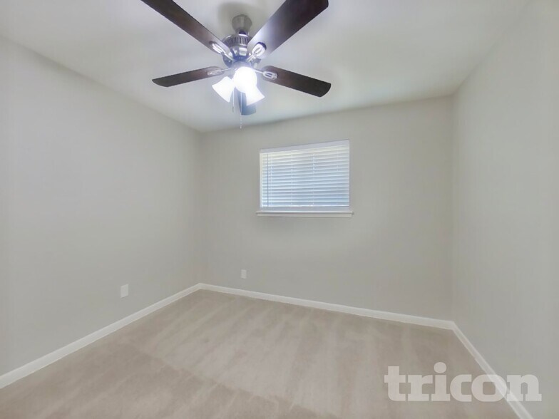 Building Photo - 11054 Spottswood Dr