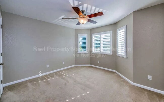 Building Photo - 2927 E Solar Ave