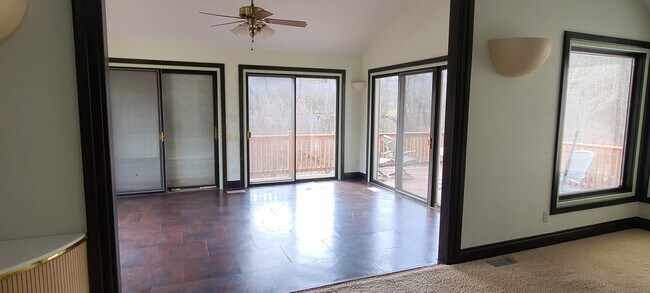 Building Photo - 1460 West Alex Bell Road