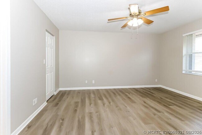 Building Photo - 10141 Aqua Vista Way