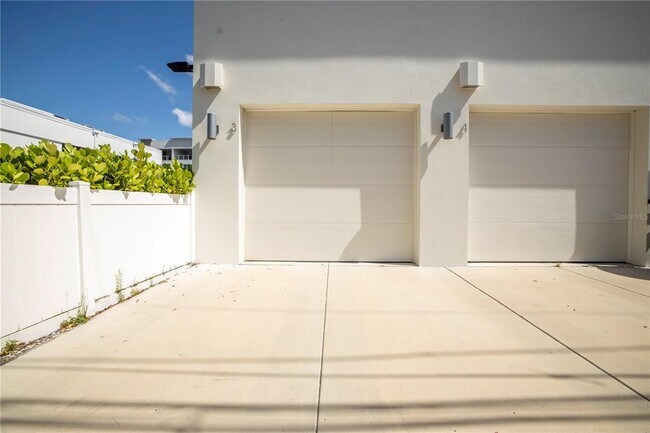 Building Photo - 536 4th Ave S