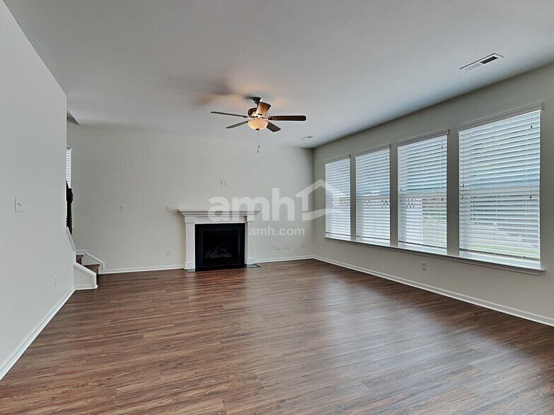 Building Photo - 3110 Ironwood Flat Dr