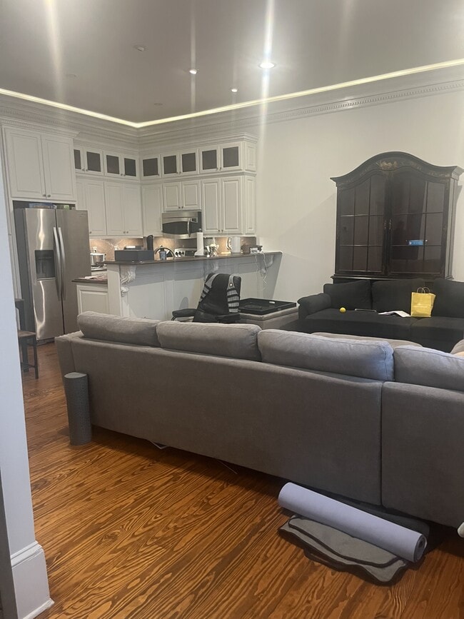 Building Photo - 79 Society St