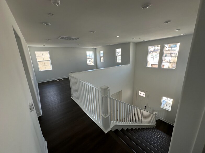 Building Photo - 24392 Calle La Roca