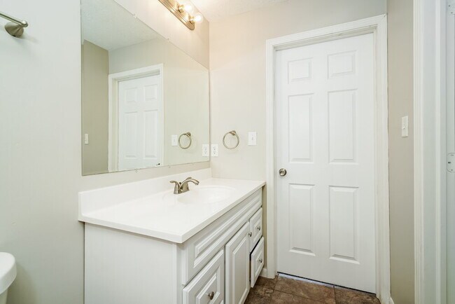 Building Photo - 819 Bitter Bark Ln