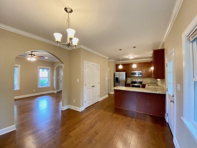 Building Photo - 2024 Jersey Ave