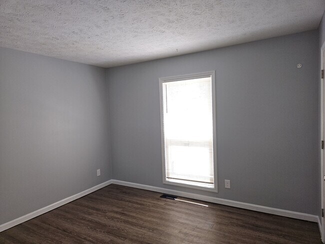Building Photo - 5842 Aftonshire Dr