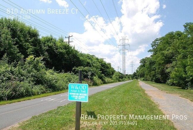 Building Photo - 810 Autumn Breeze Ct