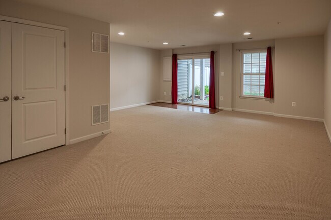 Building Photo - 2704 Egret Way