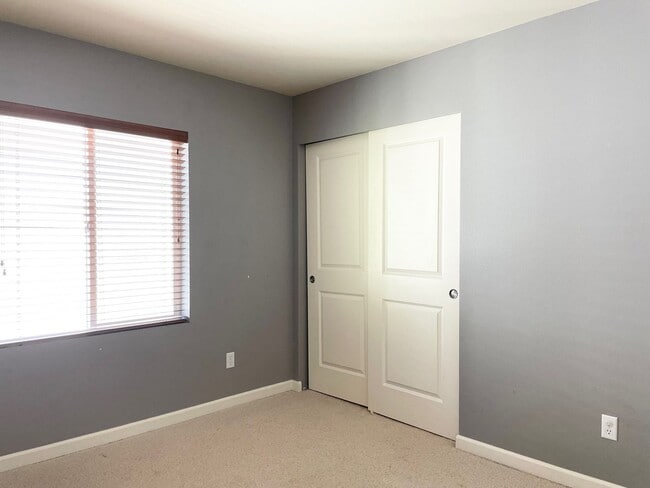 Building Photo - Beautiful 3 Bed 2.5 Bath Home in Redmond