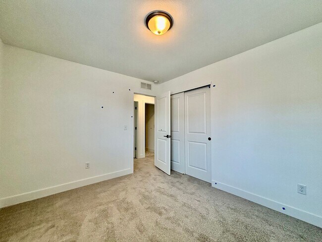 Building Photo - Beautiful 2025-Built Home in North Fort Collins!
