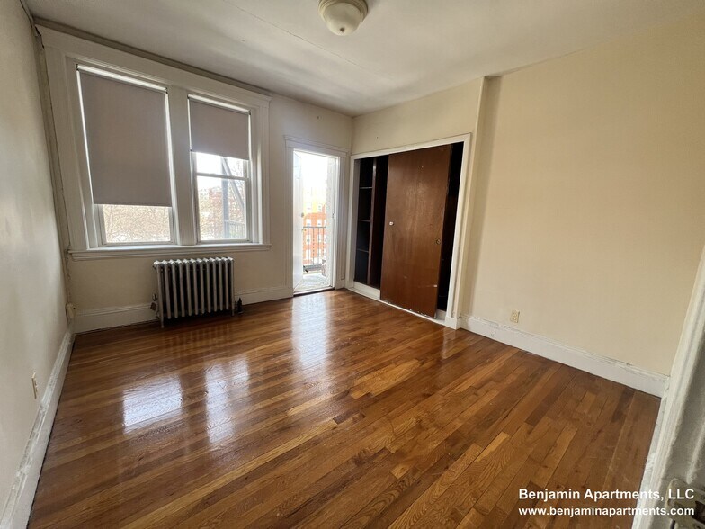 Building Photo - 131 Washington St