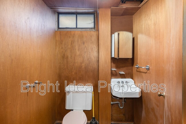 Building Photo - 4950 Sheridan Ave S