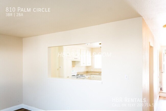 Building Photo - 810 Palm Cir