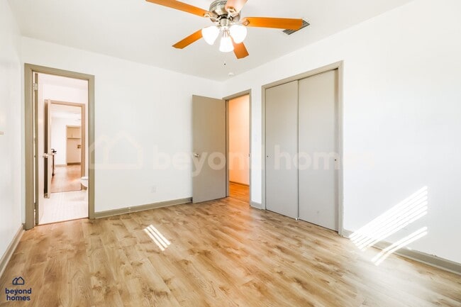 Building Photo - Beautifully Updated 4 Bedroom Home with Stunning Lakefront Views!