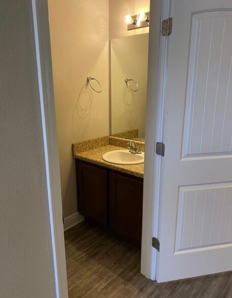 Building Photo - 5852 Callaway Cir