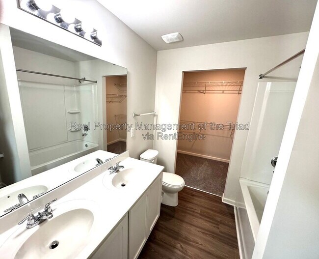 Building Photo - 4104 Devonwood Ct