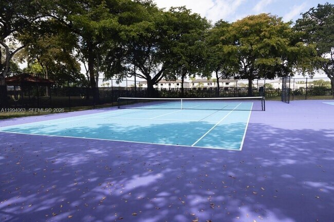 Building Photo - 105 Lake Emerald Dr