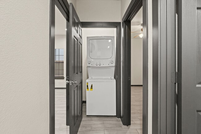 Building Photo - 4802 Cruse Rd