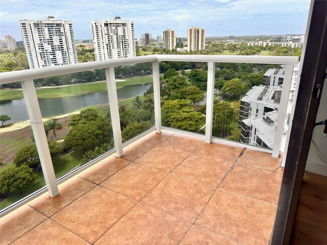 Building Photo - 3625 N Country Club Dr