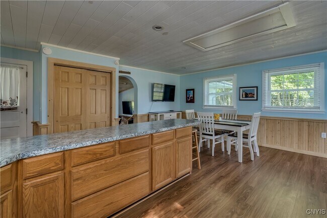 Building Photo - 216 Frontenac Blvd