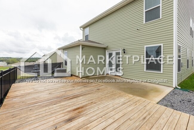 Building Photo - 216 Belle court