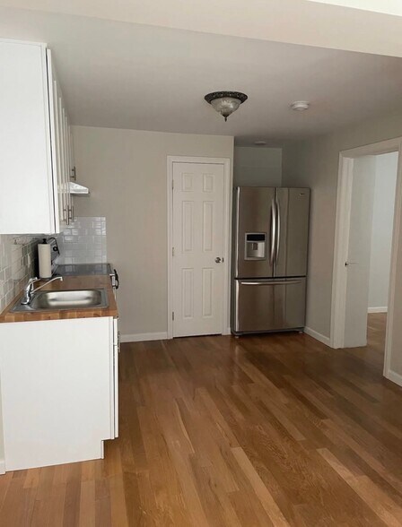 Building Photo - 224 Commerce St