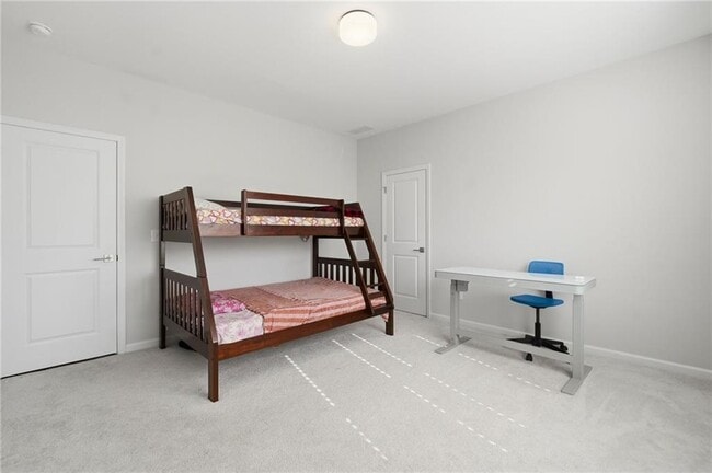 Building Photo - 4440 Kendall Pointe Dr