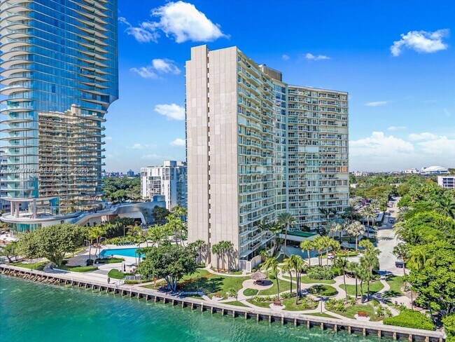 Building Photo - 2451 Brickell Ave