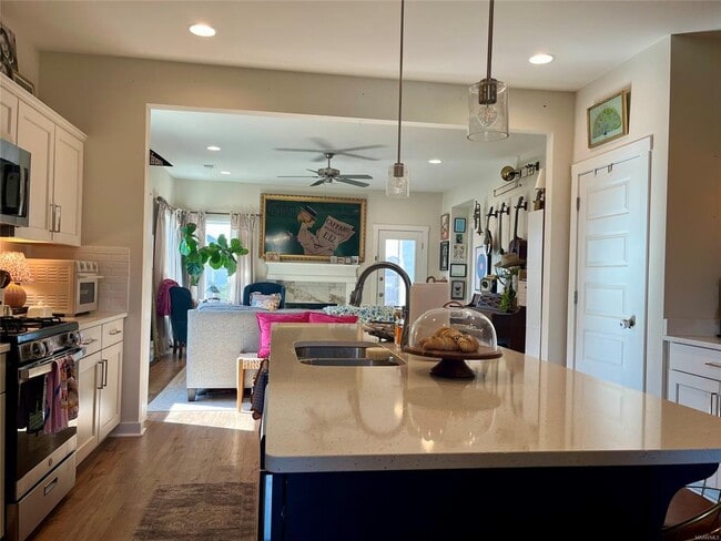 Building Photo - 876 Hedgefield Way