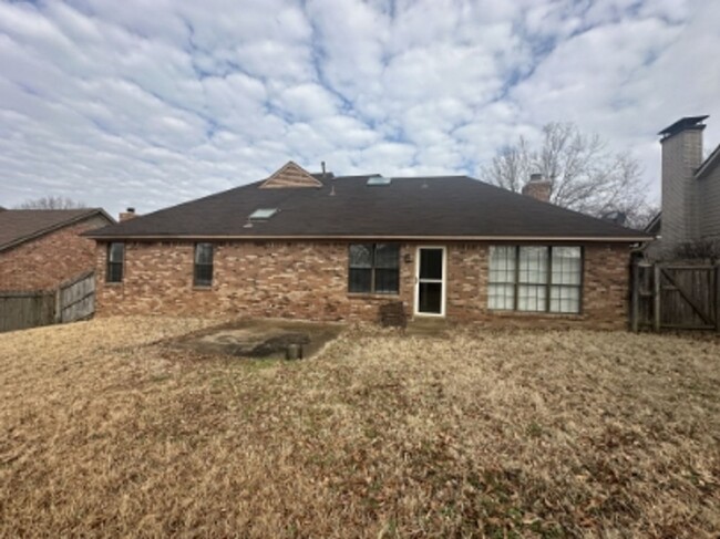 Building Photo - Beautiful 3-Bedroom Home in Memphis - Comf...