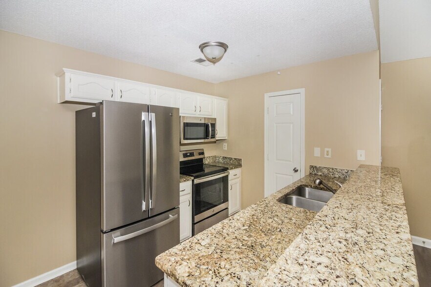 Building Photo - 1604 Marie Rd