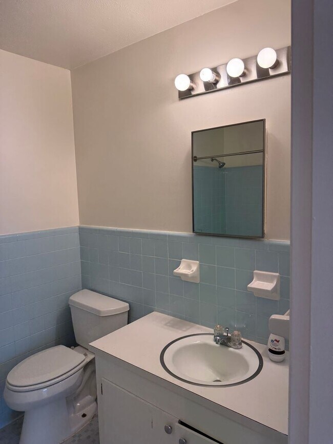 Building Photo - Available NOW-  103 Meadowlark-1/2 Off the first month rent with a 12-month lease