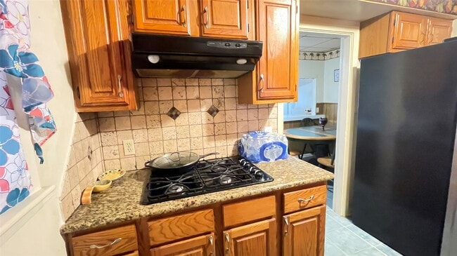 Building Photo - 17 Manor Way