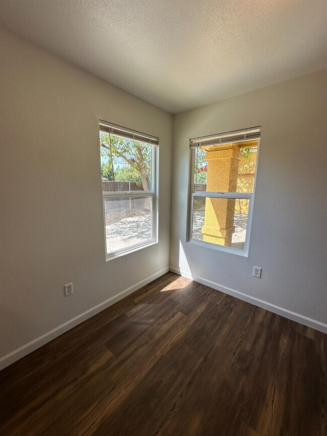 Building Photo - 2253 N San Pablo Ave