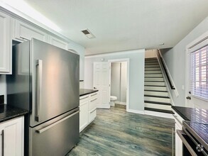 Building Photo - Charming Newly Remodeled 3-Bed, 2.5 Bath 2...