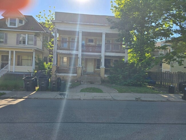 Building Photo - 800 E 95th St