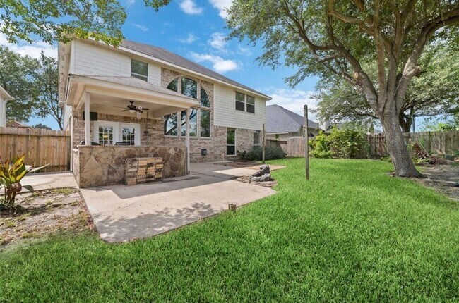 Building Photo - 2218 Laurel Birch Dr