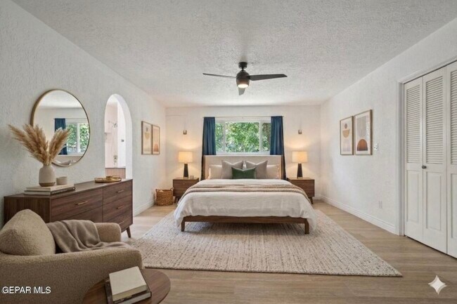 Building Photo - 5233 White Oak Dr