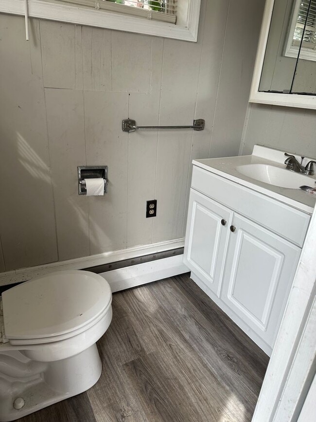 Building Photo - Elizabethtown 3 Bedroom 1.5 bathroom