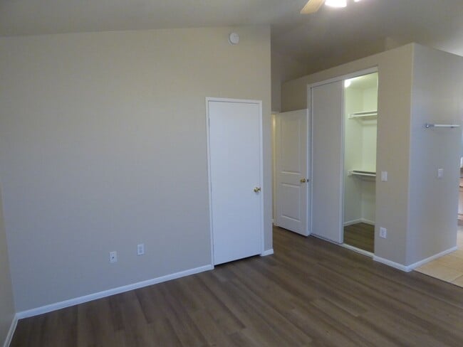 Building Photo - New paint and plank flooring.....convenien...