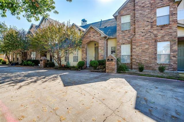 Building Photo - 5882 Pecan Chase