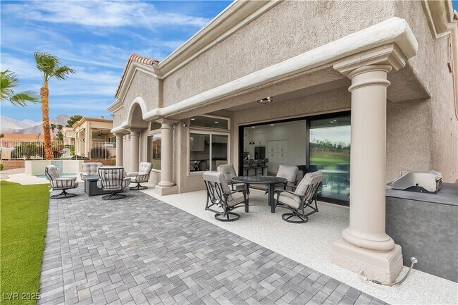 Building Photo - 9513 Villa Ridge Dr